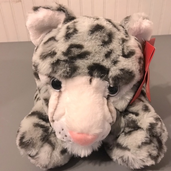 FAO Schwarz Other - NWT F.A.O Schwartz adopt a pet wild endangered plush Grey snow leopard